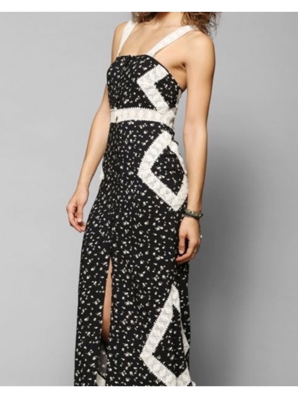 Nina‘s by Stone Cold Fox Floral Maxi Dress with lace details, size M